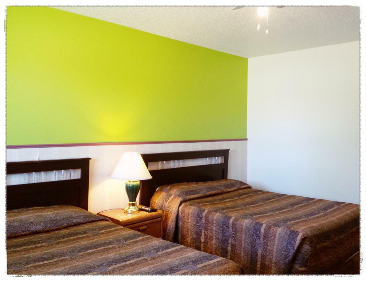 Moosomin Motel Kültér fotó