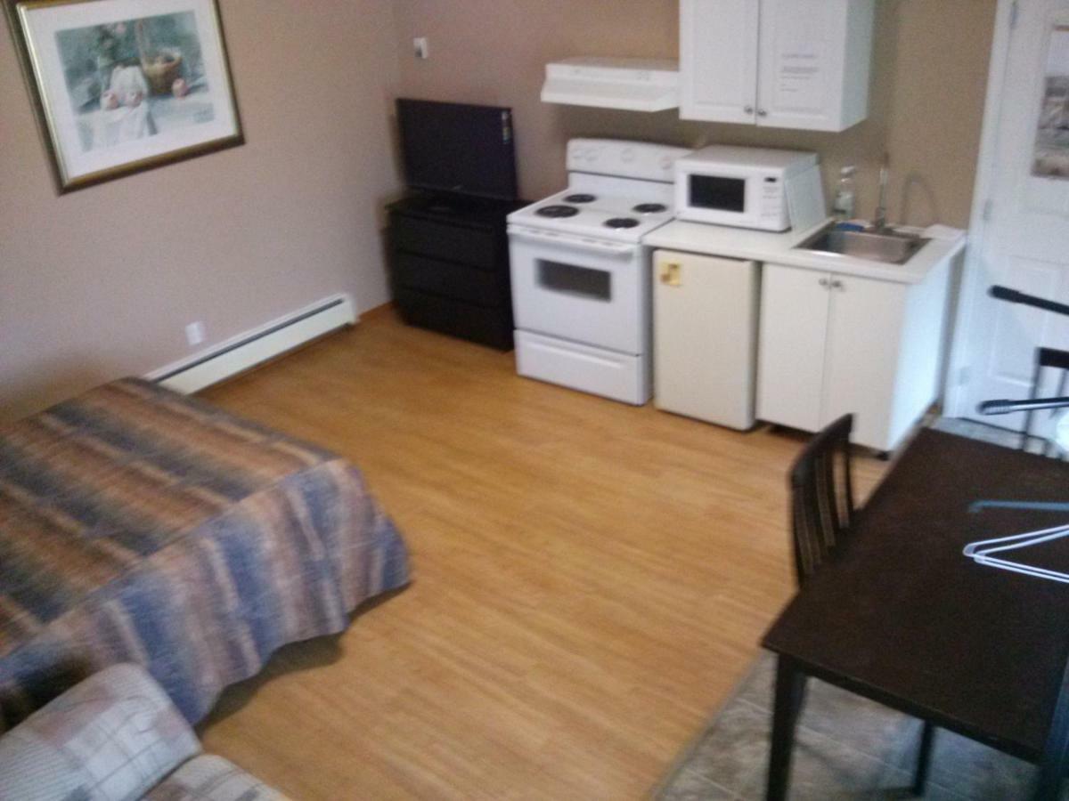 Moosomin Motel Kültér fotó