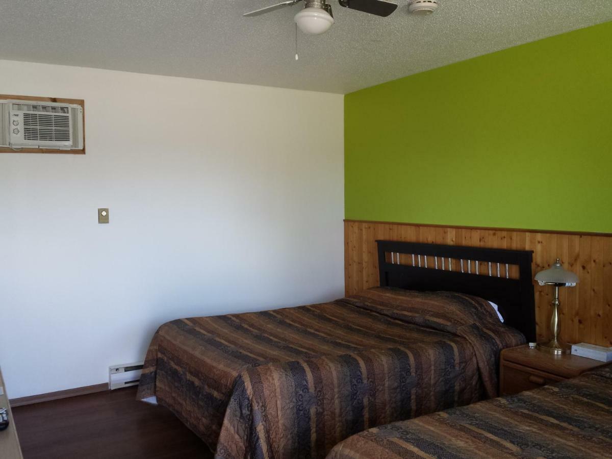 Moosomin Motel Kültér fotó